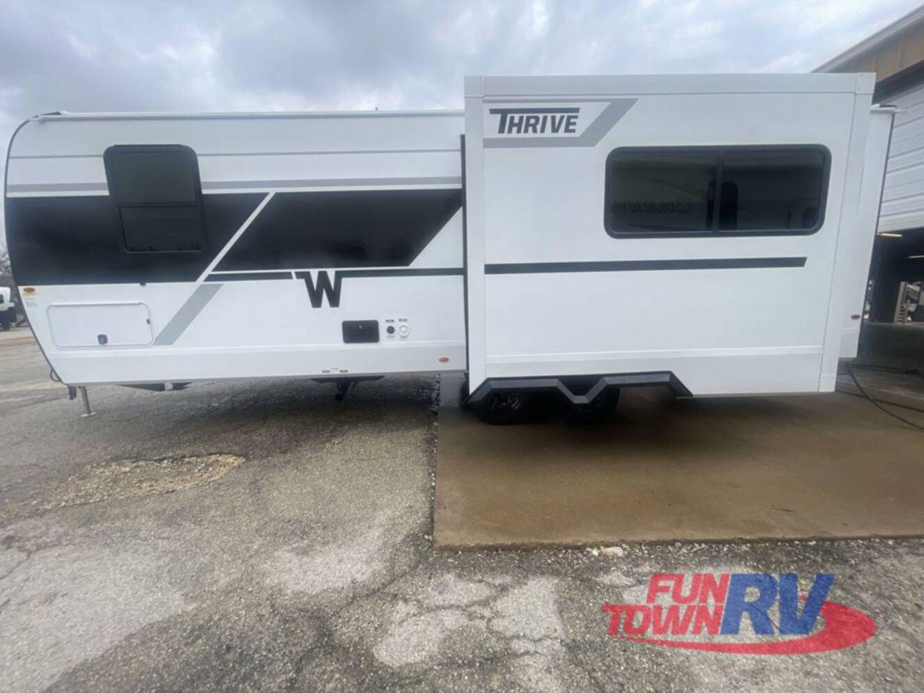 A photo of this 2026 Winnebago Thrive 25RLS