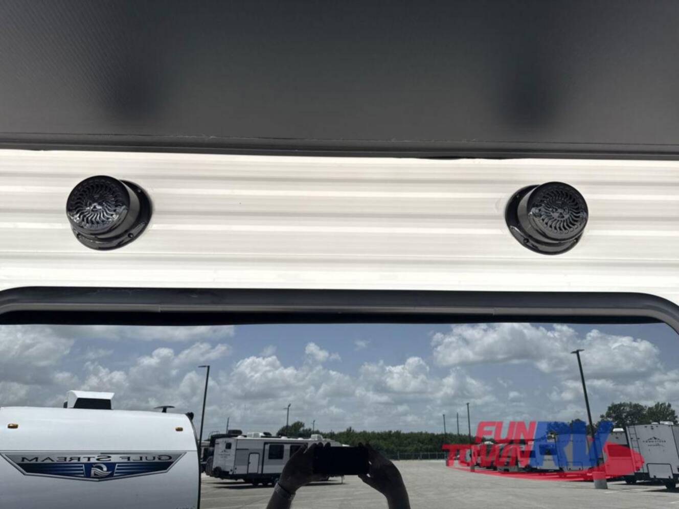A photo of this 2026 Gulf Stream Rv Kingsport Super Lite 199RK