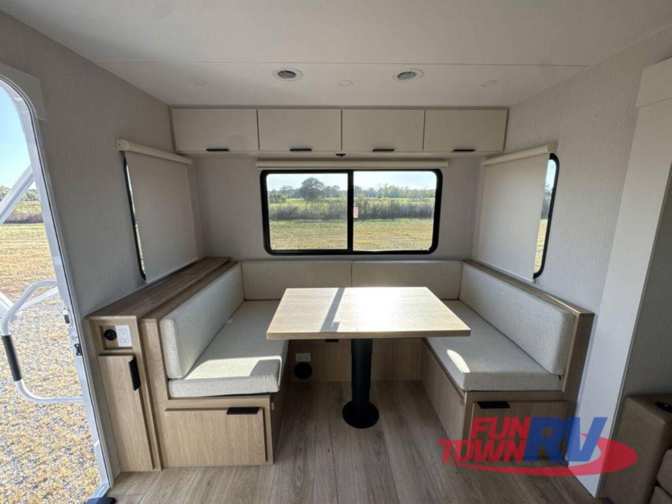 A photo of this 2026 Winnebago Thrive 25RLS