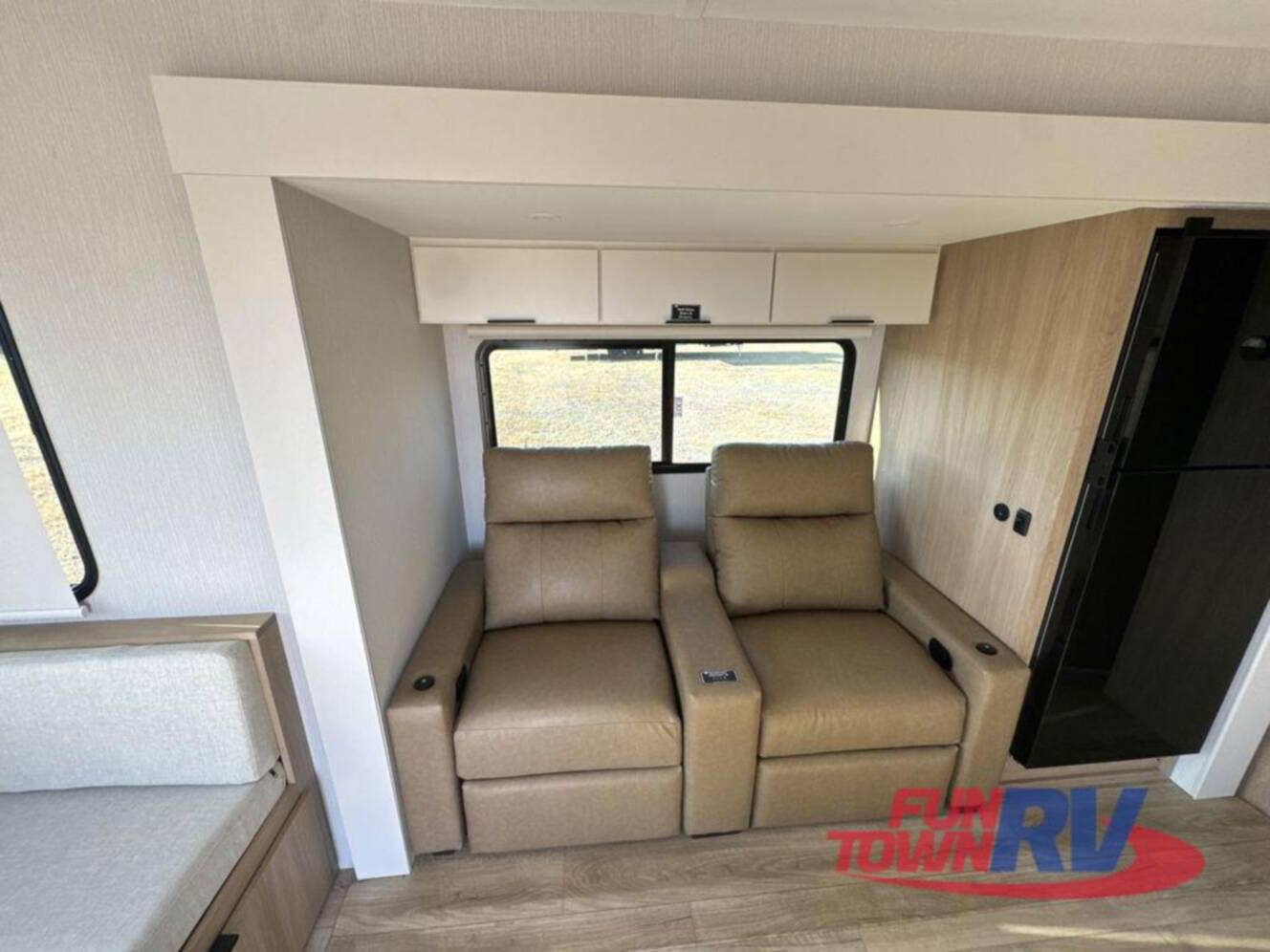 A photo of this 2026 Winnebago Thrive 25RLS