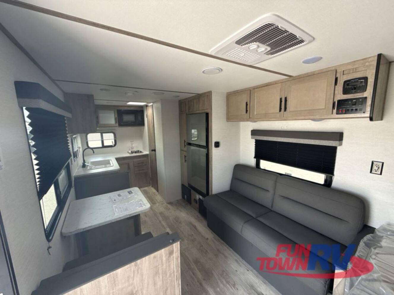A photo of this 2026 Gulf Stream Rv Kingsport Super Lite 199RK