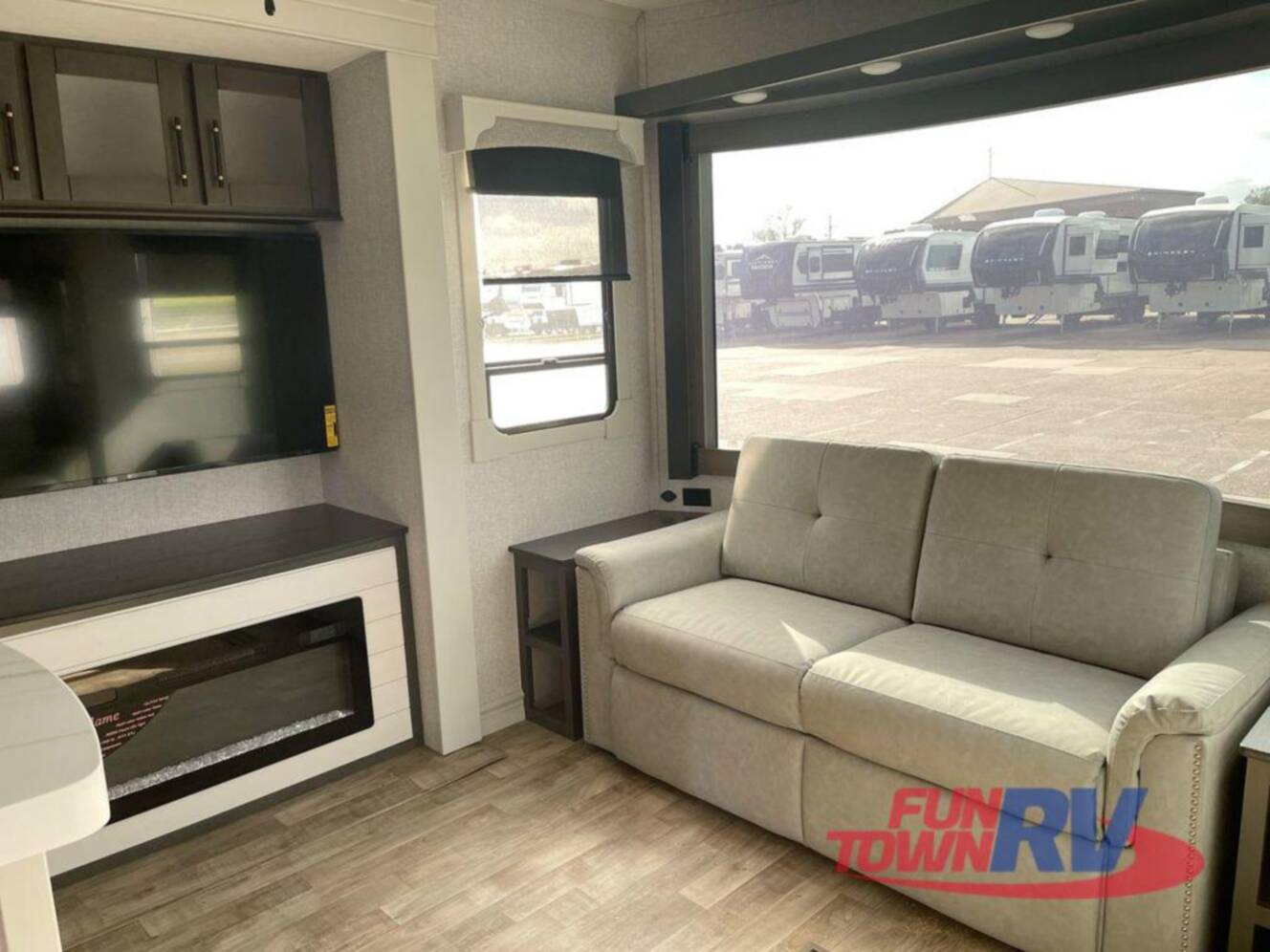 A photo of this 2025 Redwood Rv Regency 3721FDB