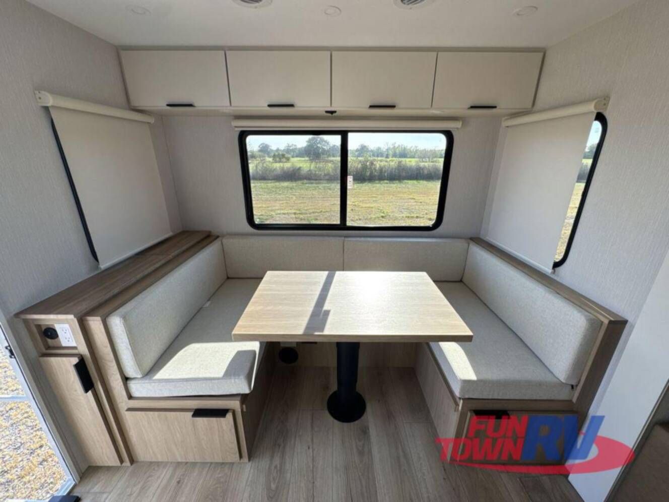 A photo of this 2026 Winnebago Thrive 25RLS