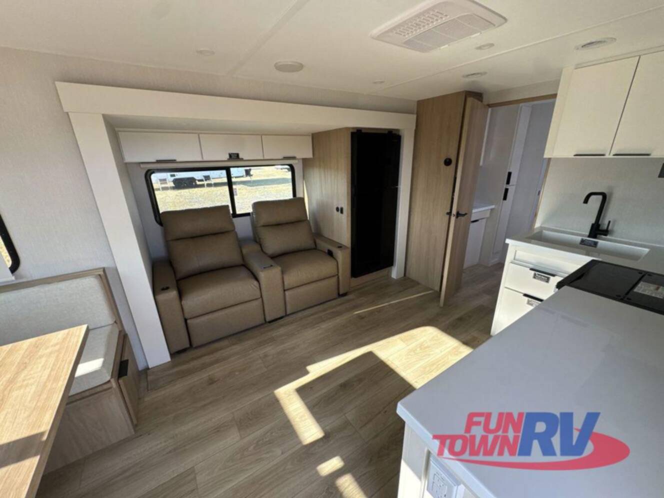 A photo of this 2026 Winnebago Thrive 25RLS