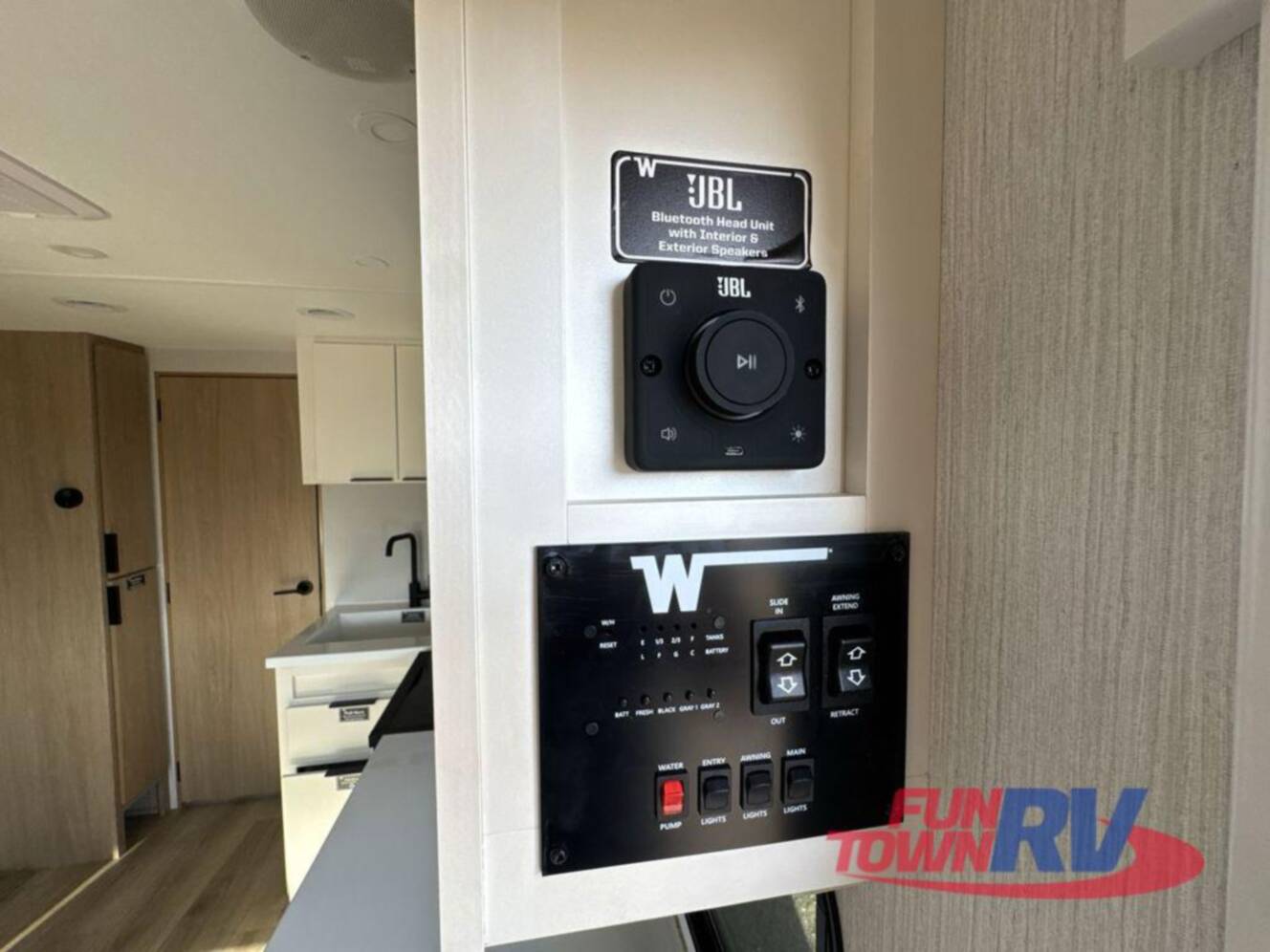 A photo of this 2026 Winnebago Thrive 25RLS