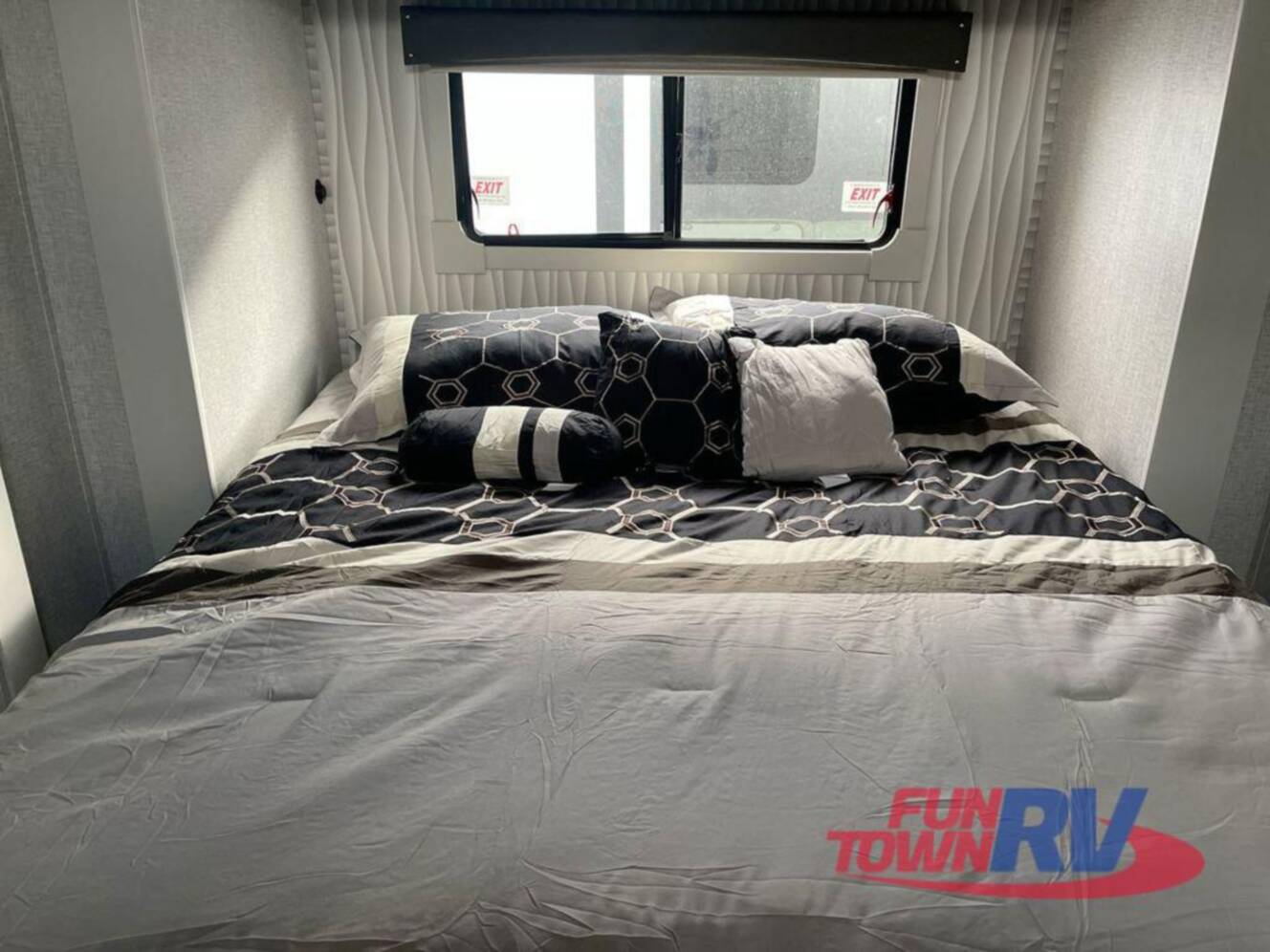 A photo of this 2025 Redwood Rv Regency 3721FDB