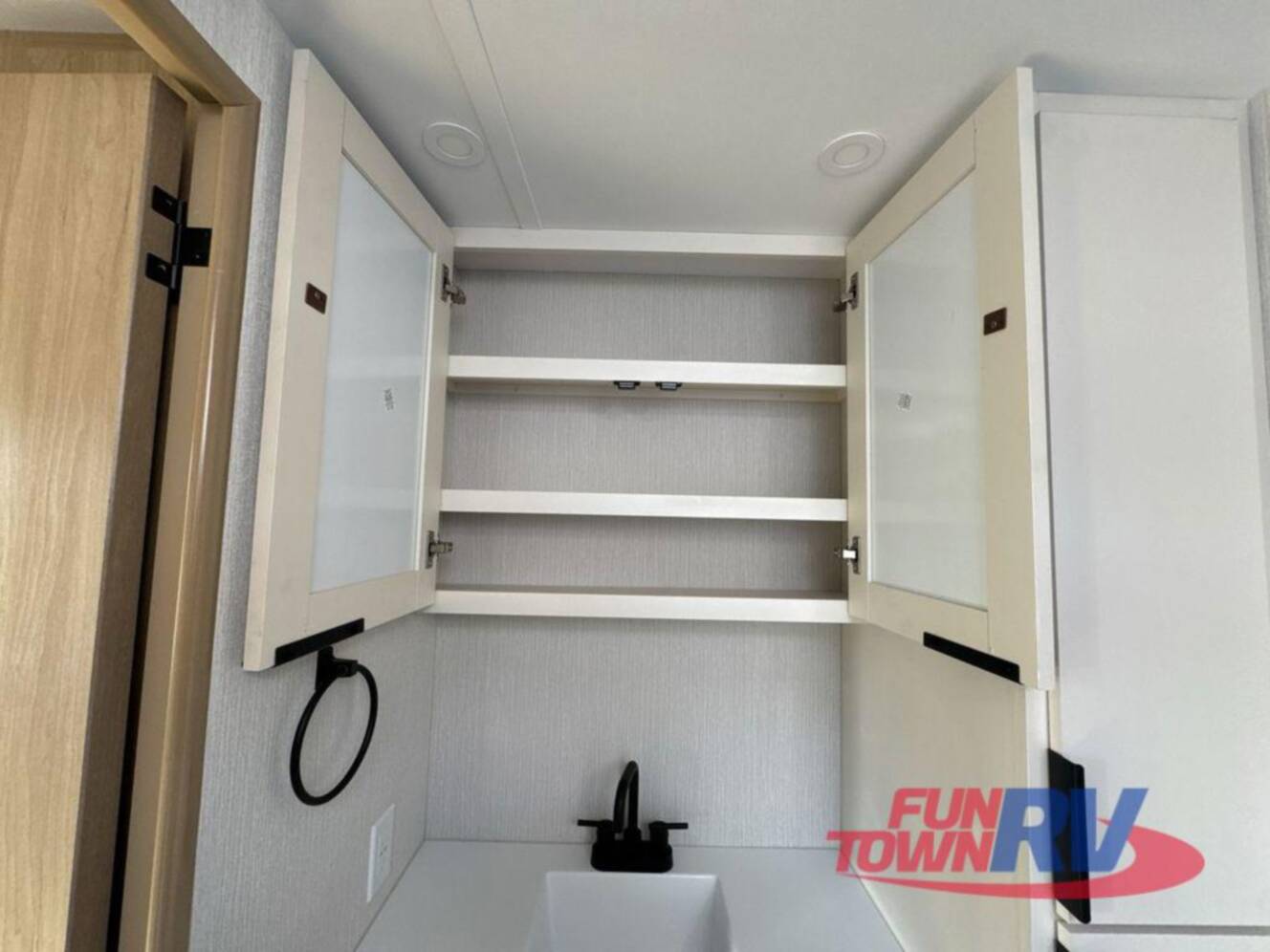 A photo of this 2026 Winnebago Thrive 25RLS