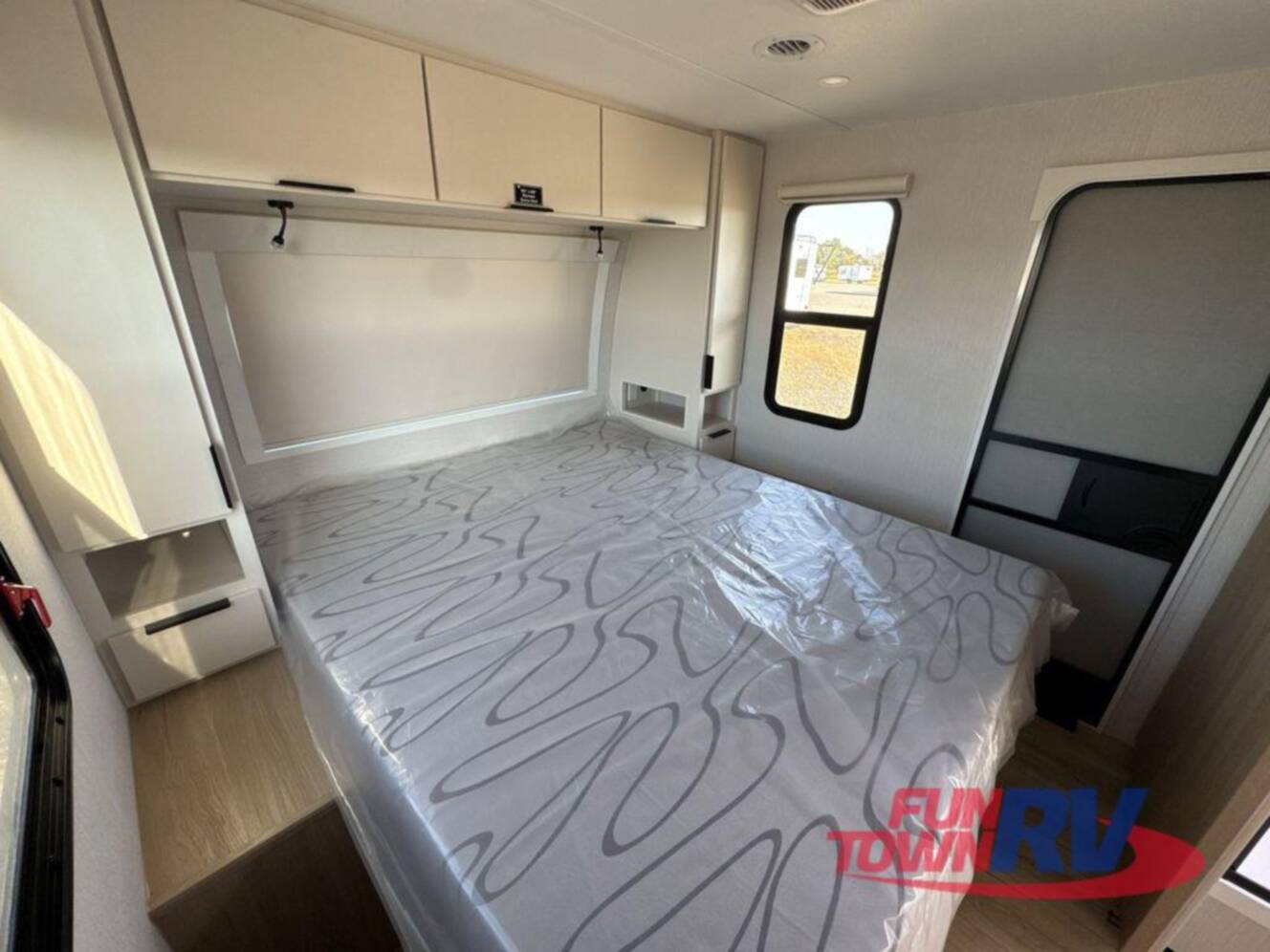 A photo of this 2026 Winnebago Thrive 25RLS