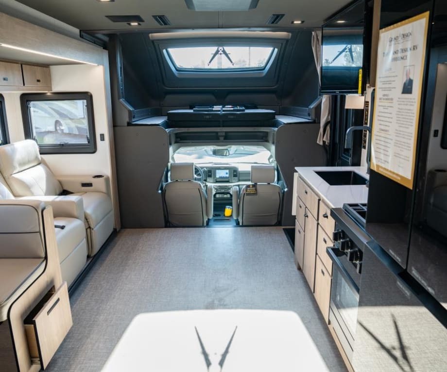 2026 Grand Design LINEAGE SERIES F 31ZW-FBP in sanford FL