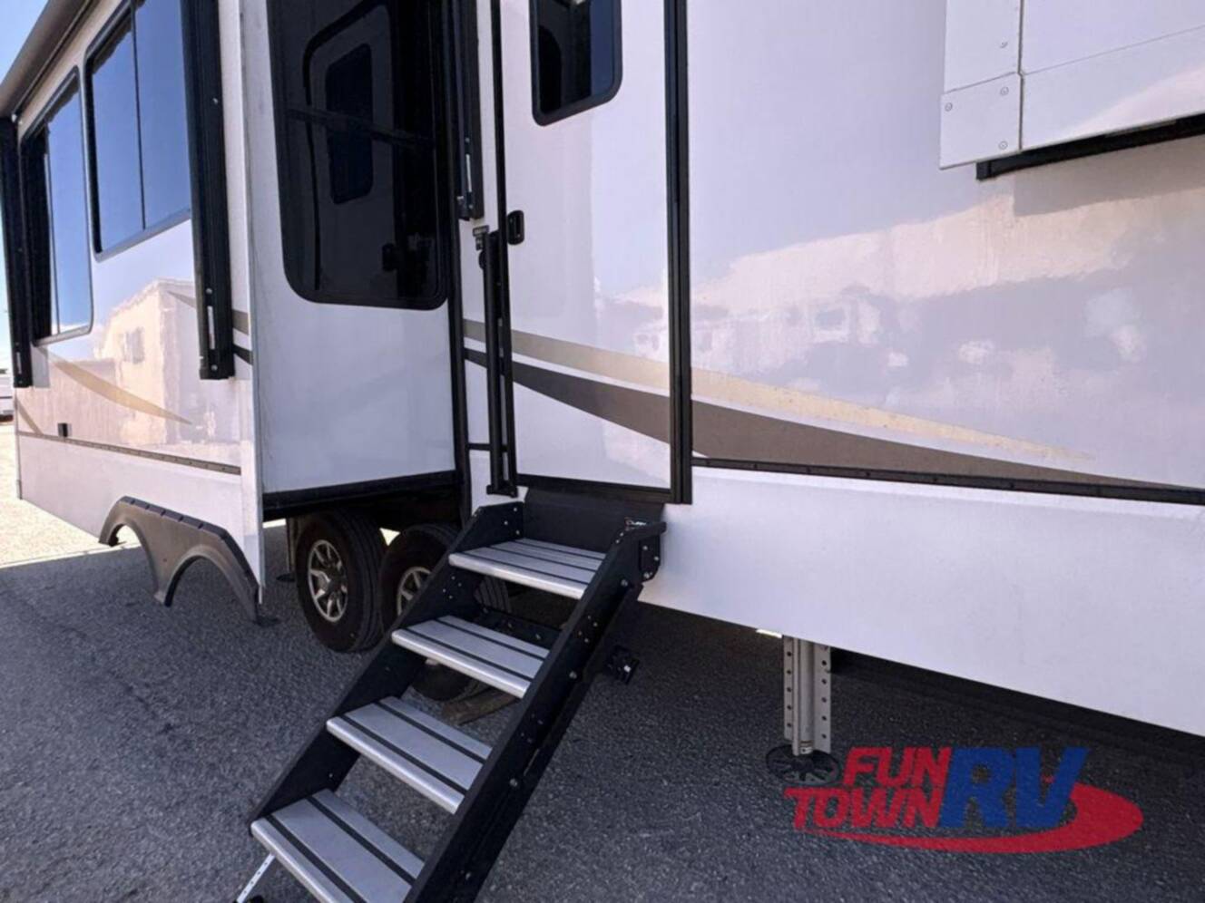 A photo of this 2024 Alliance Rv Paradigm 382RK