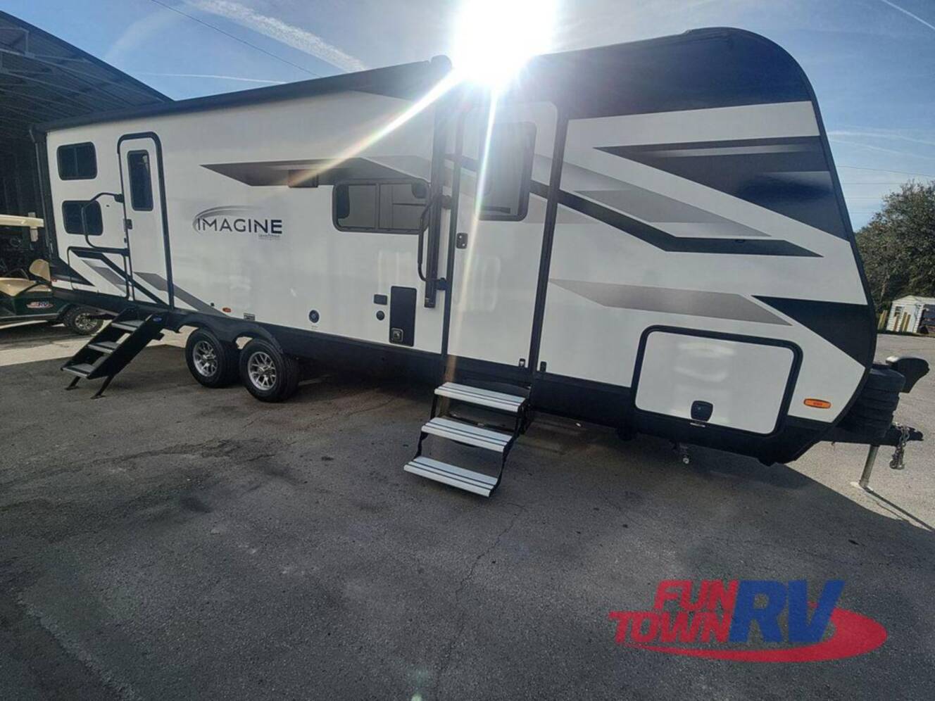 A photo of this 2025 Grand Design Imagine 2800BH
