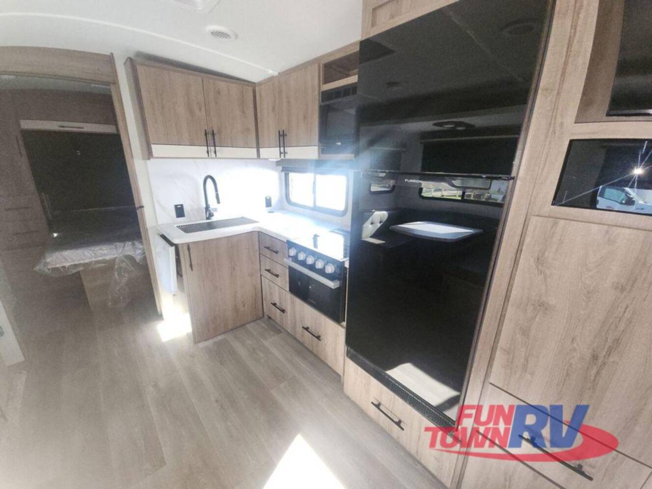 A photo of this 2025 Grand Design Imagine 2800BH