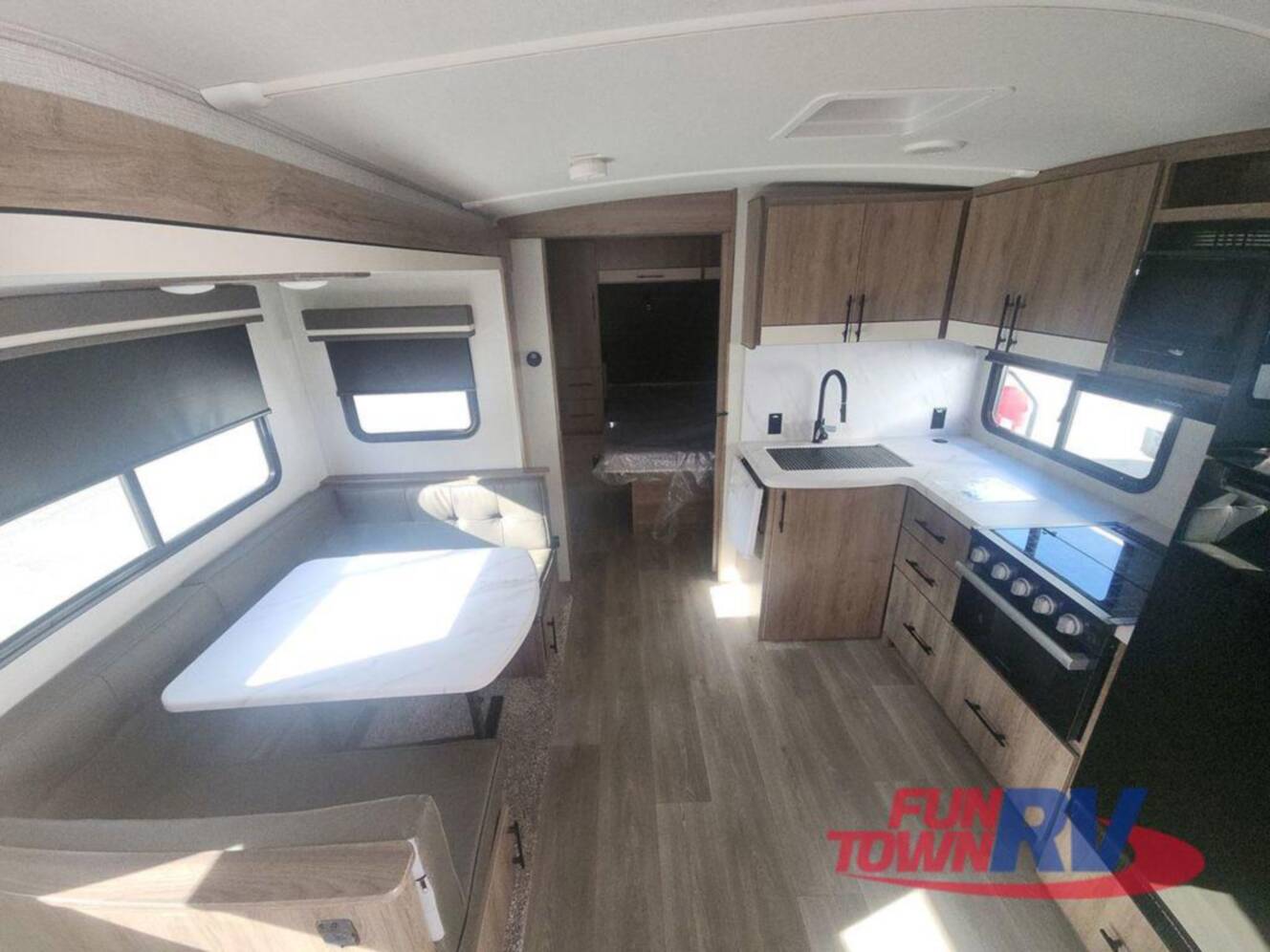 A photo of this 2025 Grand Design Imagine 2800BH