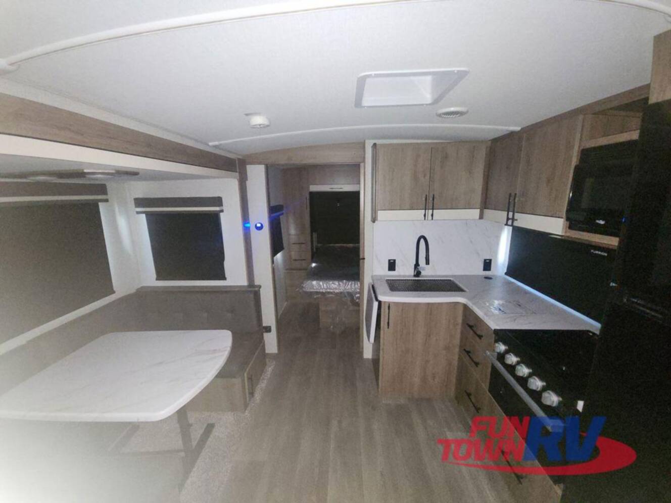 A photo of this 2025 Grand Design Imagine 2800BH