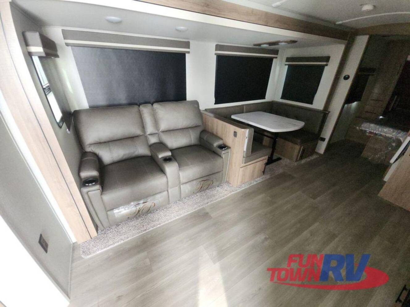 A photo of this 2025 Grand Design Imagine 2800BH