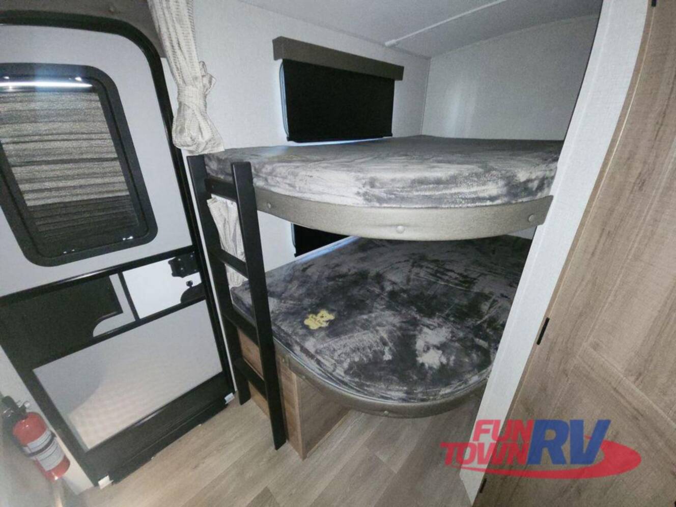 A photo of this 2025 Grand Design Imagine 2800BH