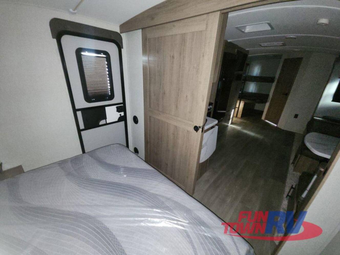 A photo of this 2025 Grand Design Imagine 2800BH