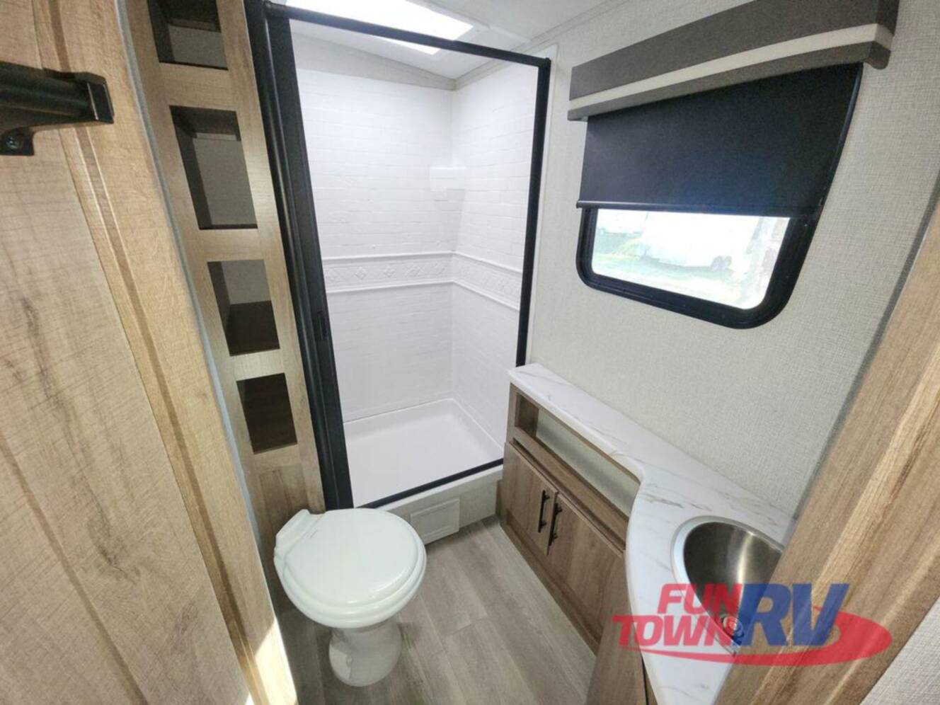 A photo of this 2025 Grand Design Imagine 2800BH
