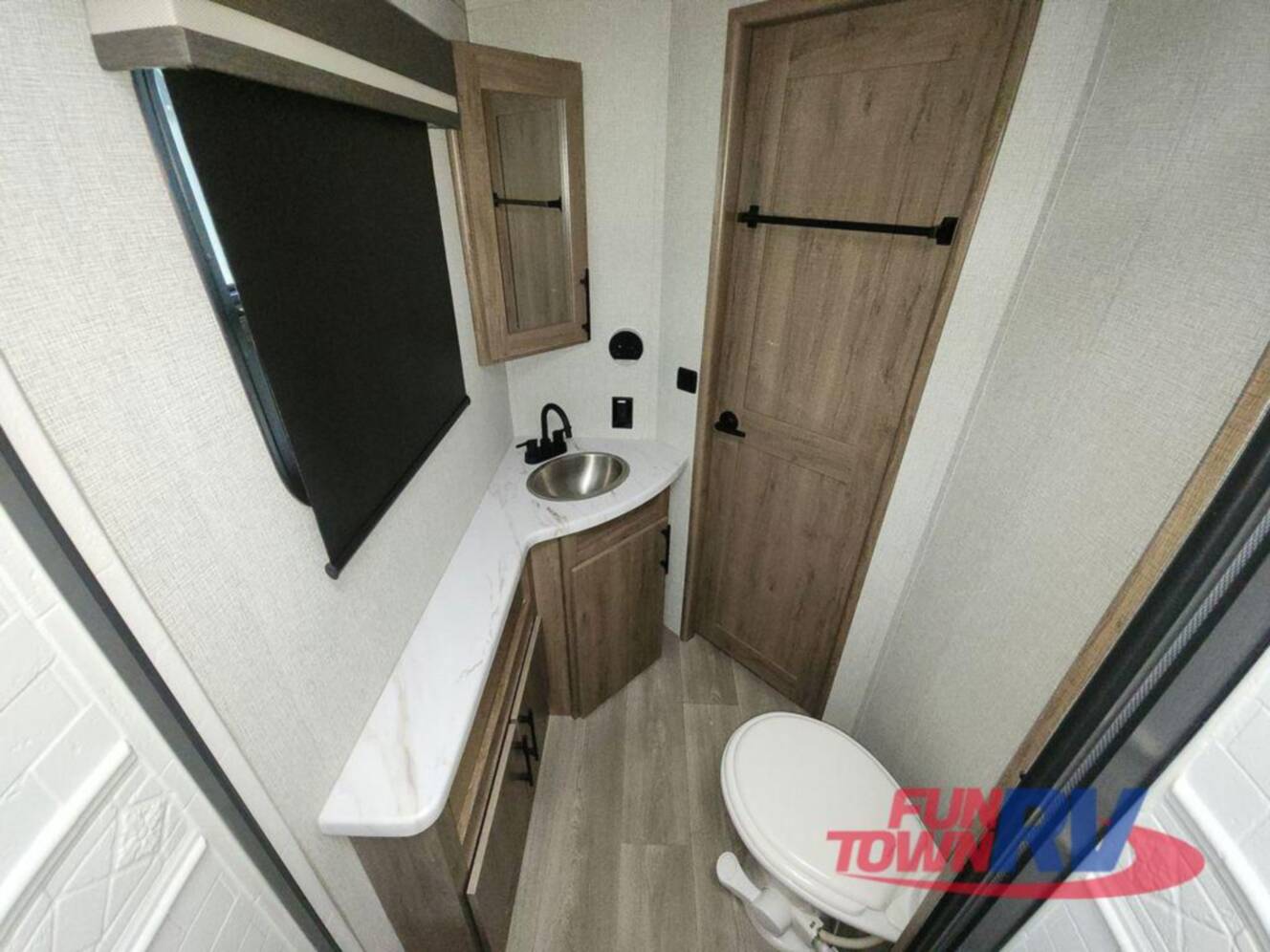 A photo of this 2025 Grand Design Imagine 2800BH