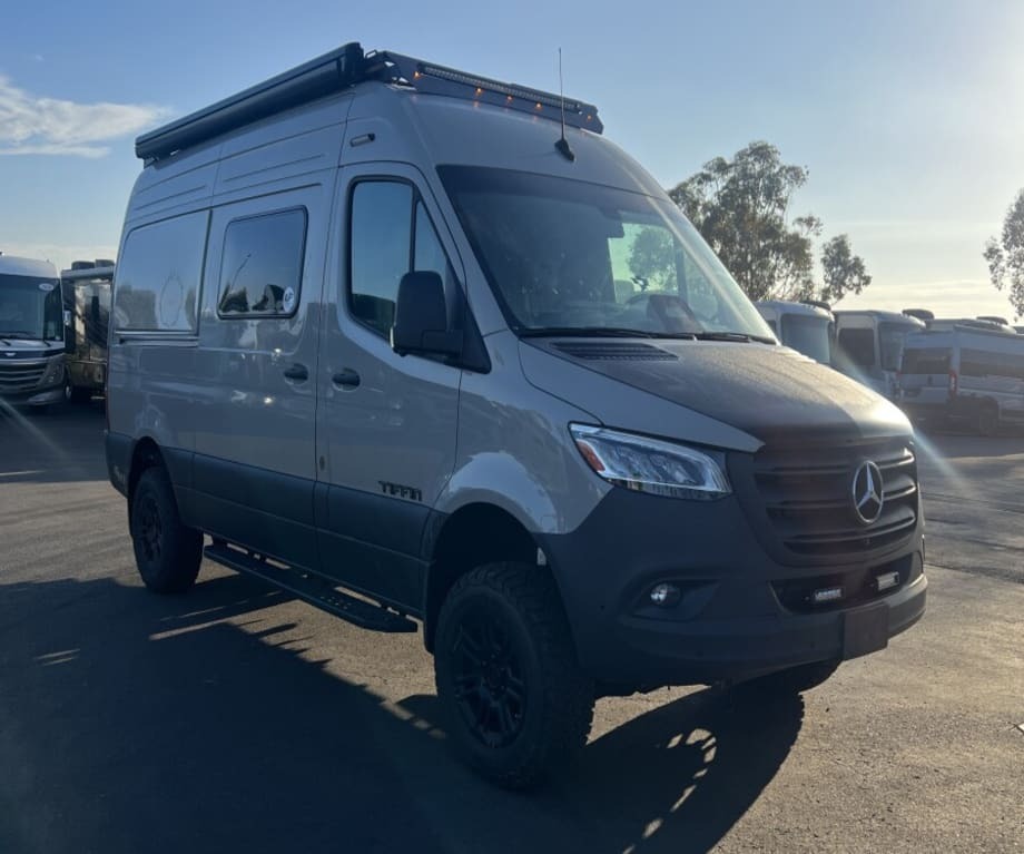 2027 Tiffin GH1 19BV BASE in san diego CA