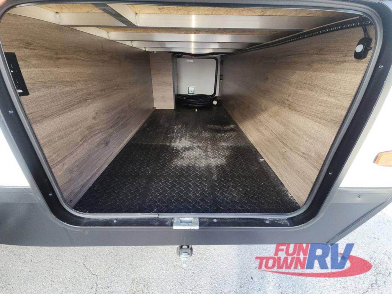 A photo of this 2025 Grand Design Imagine 2800BH