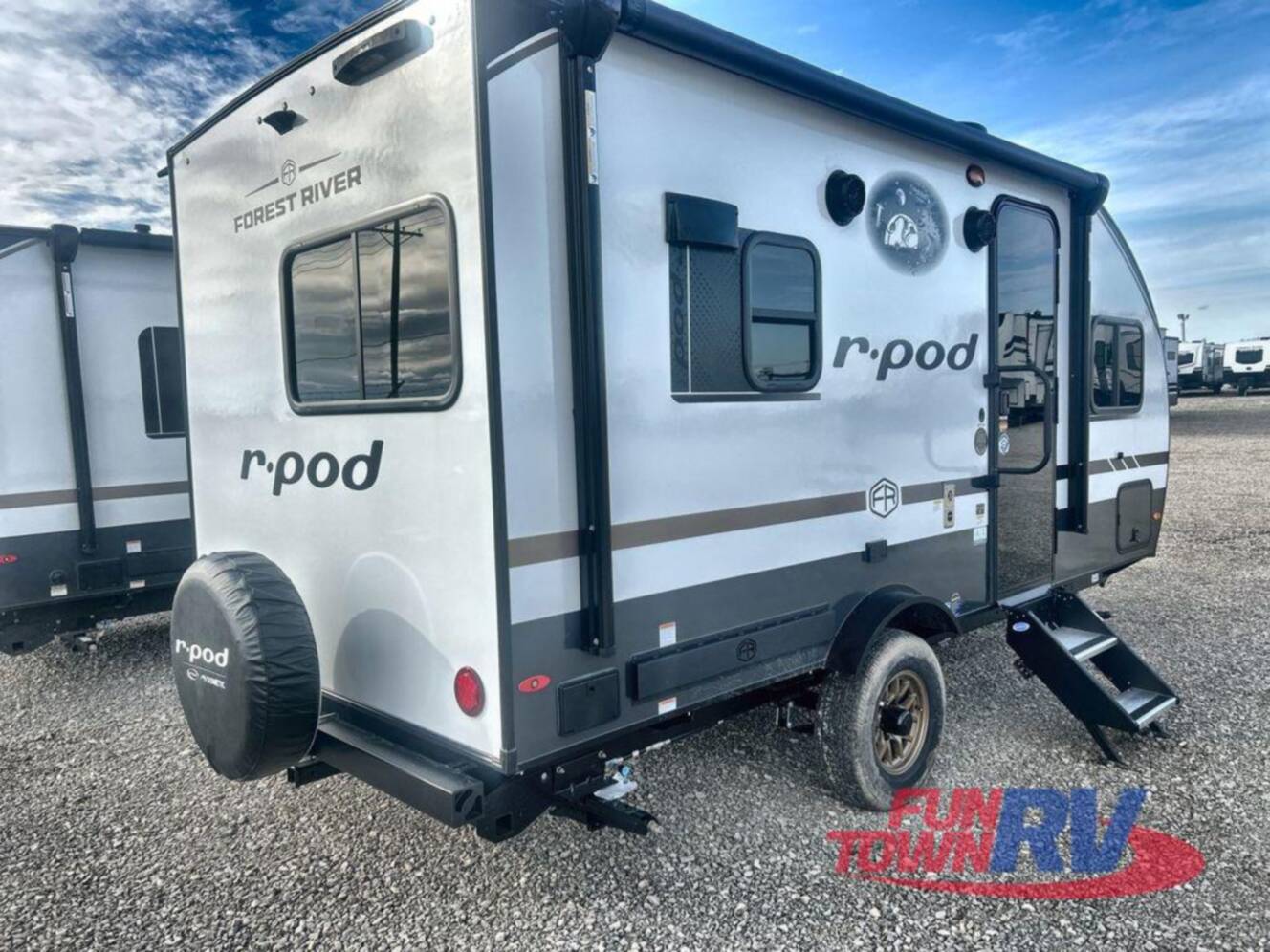 A photo of this 2026 Forest River Rv R Pod RP-194