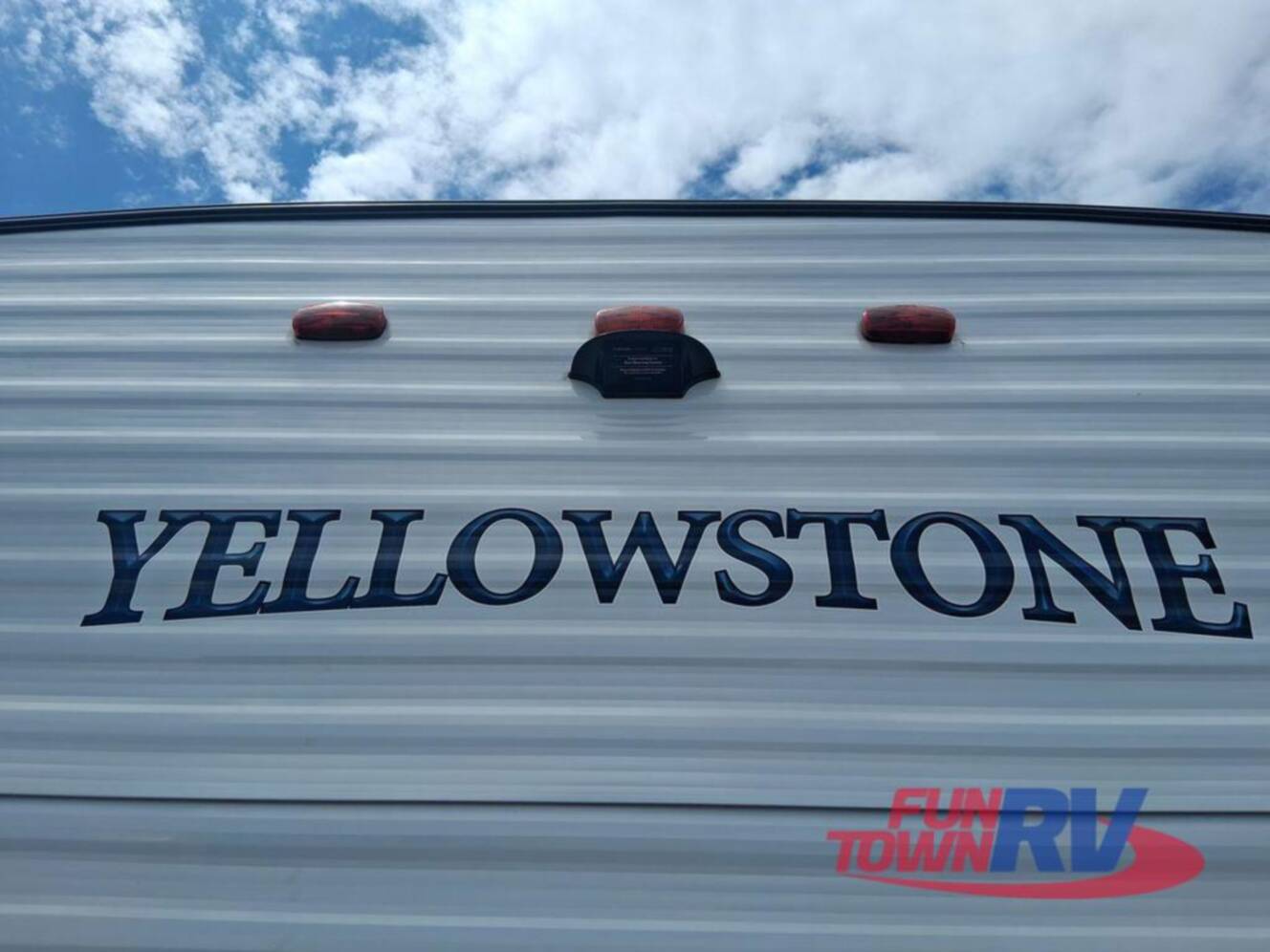 A photo of this 2026 Gulf Stream Rv Yellowstone Classic 251RE