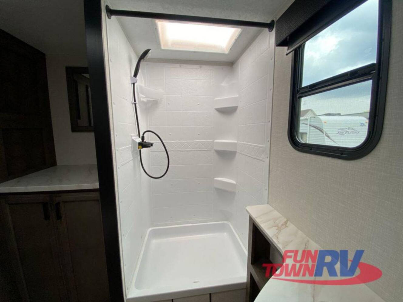 A photo of this 2024 Venture Rv Stratus SR261VRB