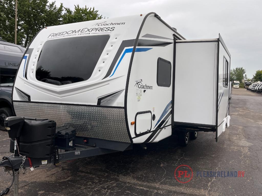 2022 Coachmen Rv Freedom Express Ultra Lite 238BHS in shakopee MN