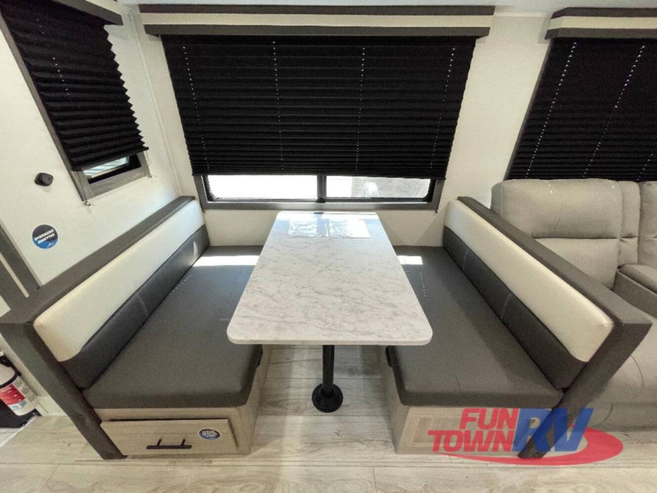A photo of this 2026 East To West Della Terra 272RL