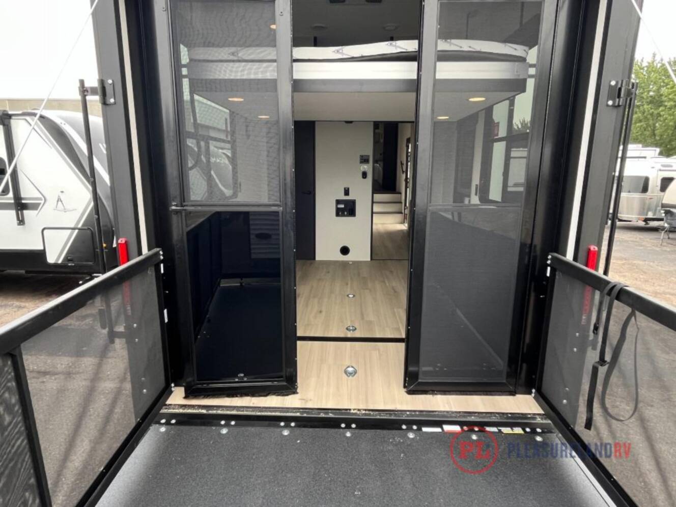 A photo of this 2026 Grand Design Momentum G-Class 320G