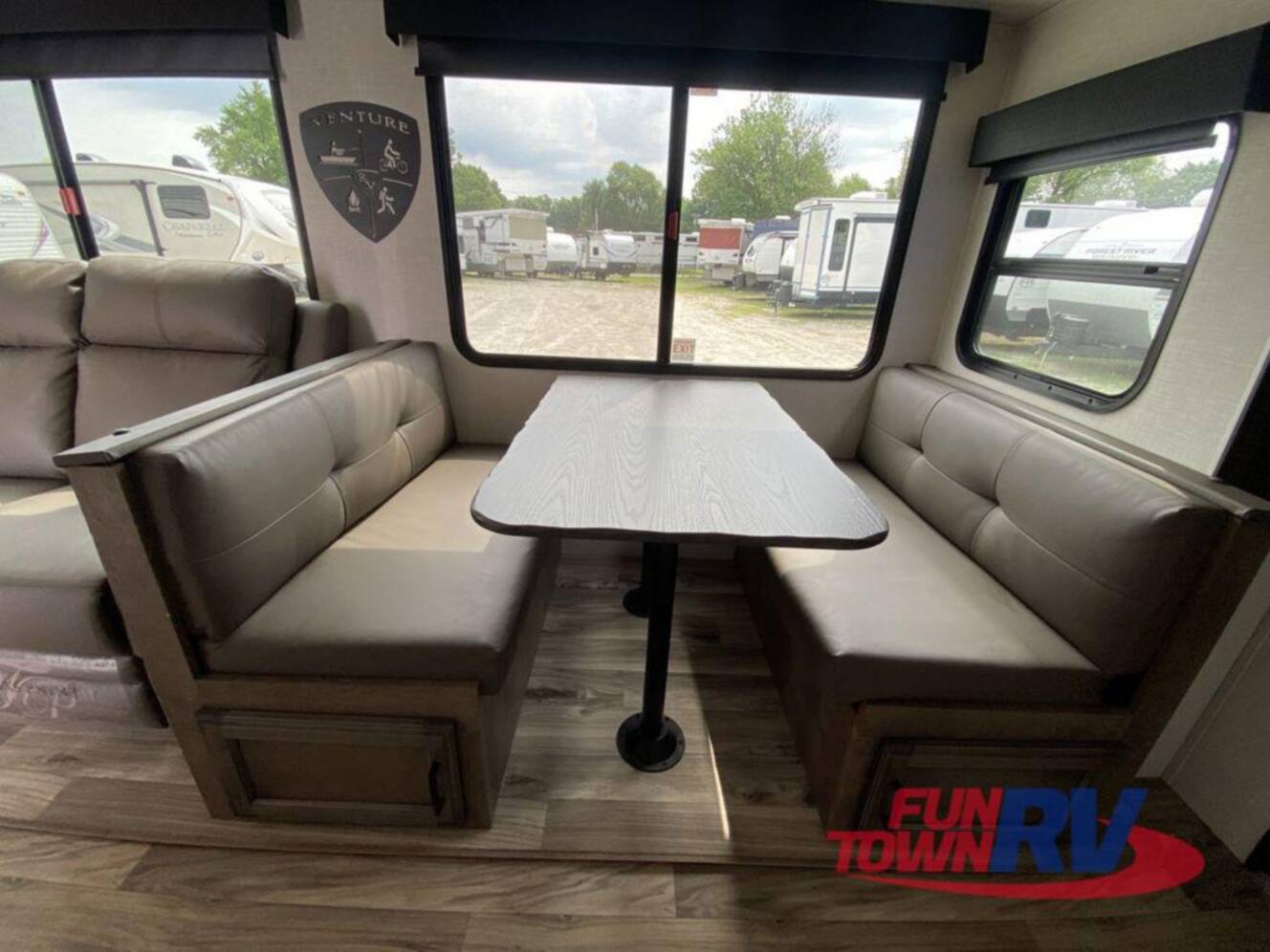 A photo of this 2024 Venture Rv Stratus SR261VRB