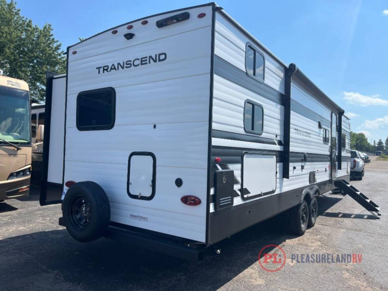 A photo of this 2026 Grand Design Transcend 335BHT