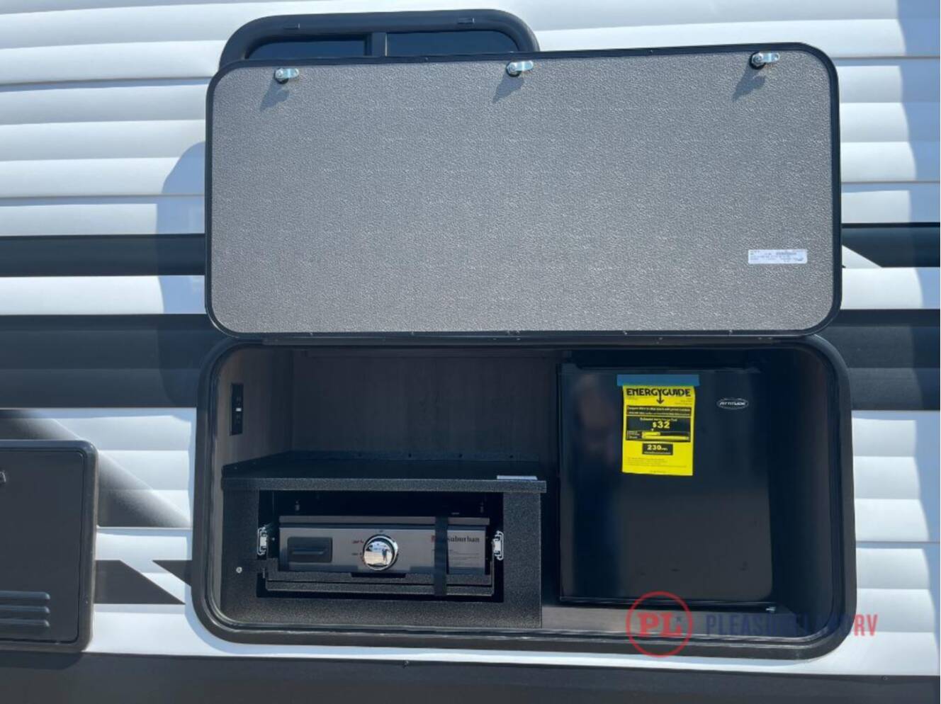 A photo of this 2026 Grand Design Transcend 335BHT