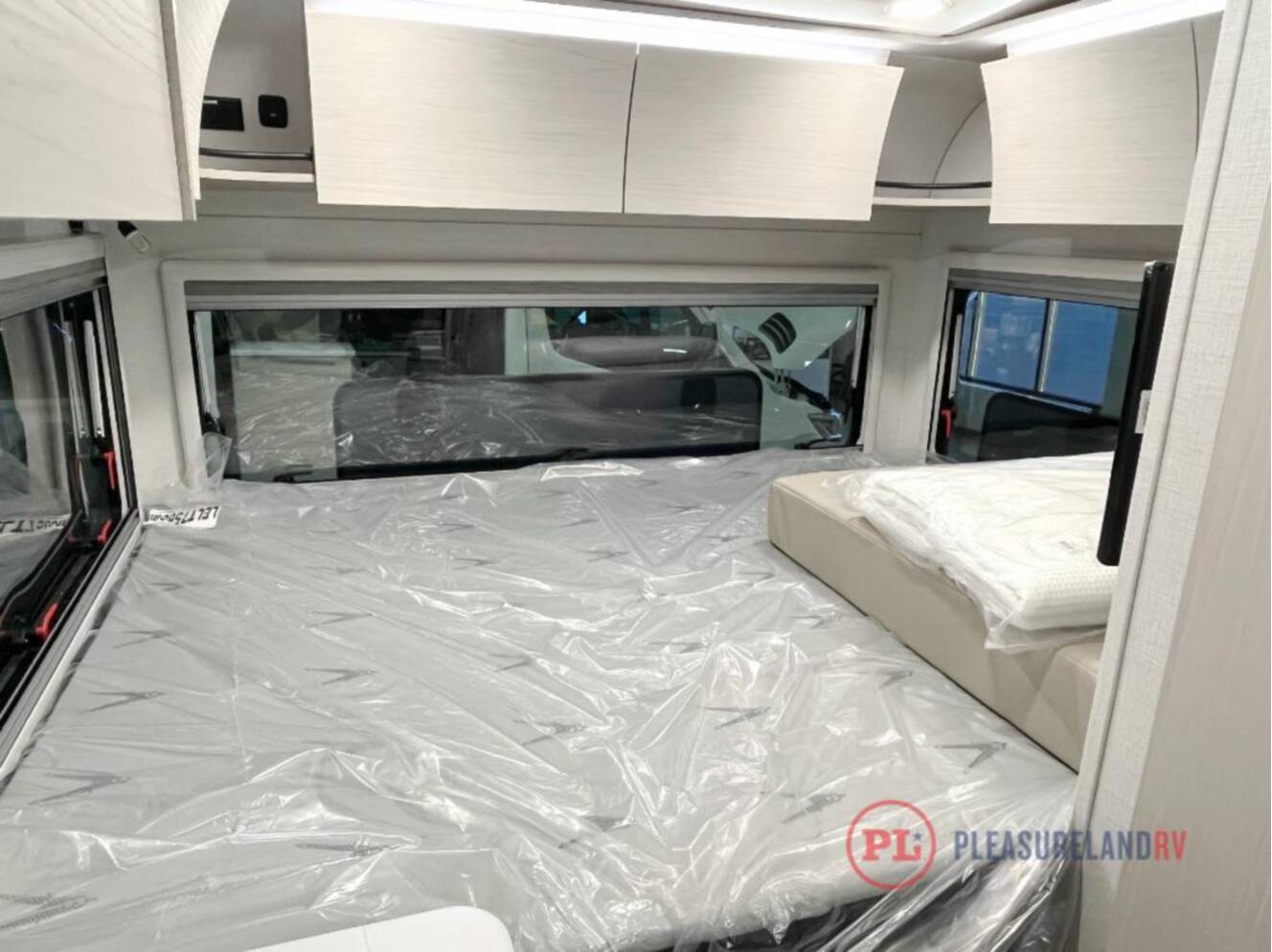 A photo of this 2025 Grand Design Serenova 160LG