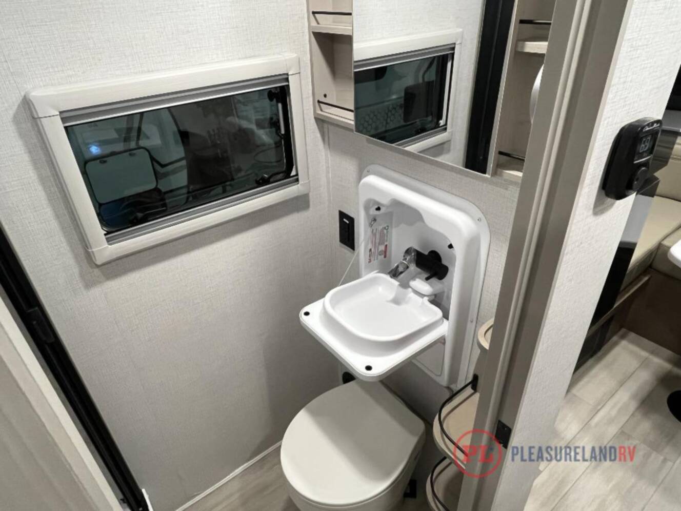 A photo of this 2025 Grand Design Serenova 160LG