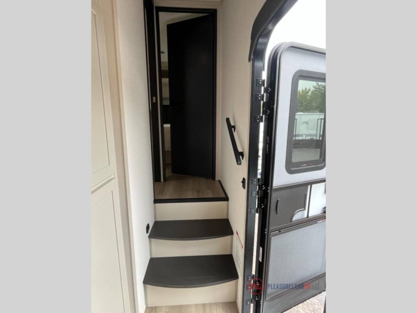 A photo of this 2026 Grand Design Momentum G-Class 320G