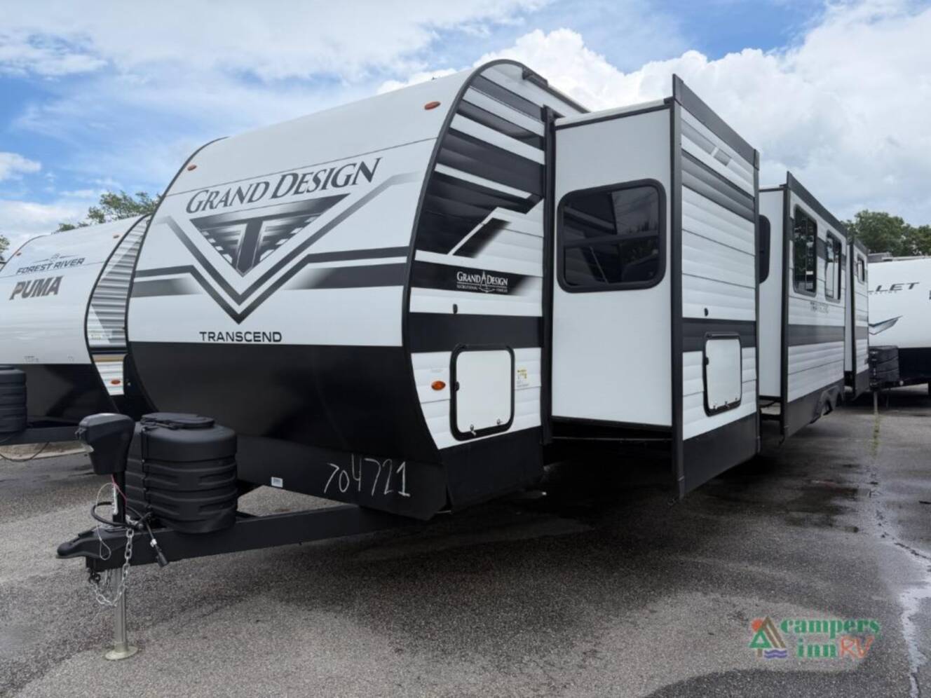 A photo of this 2026 Grand Design Transcend Xplor 335BHT