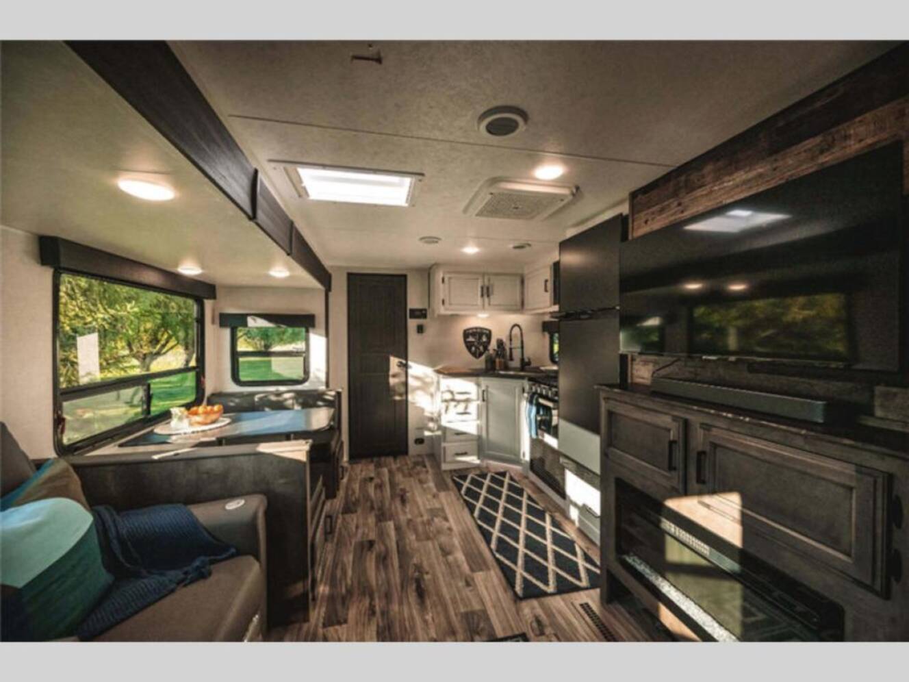 A photo of this 2024 Venture Rv Stratus SR261VRB