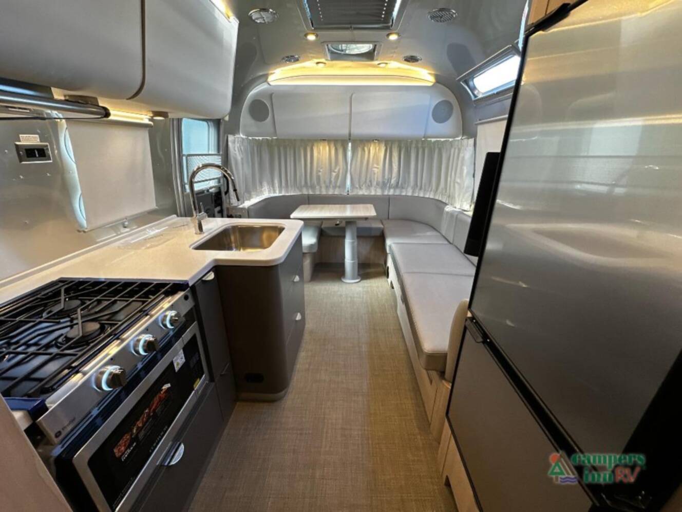 A photo of this 2027 Airstream Globetrotter 25FBT
