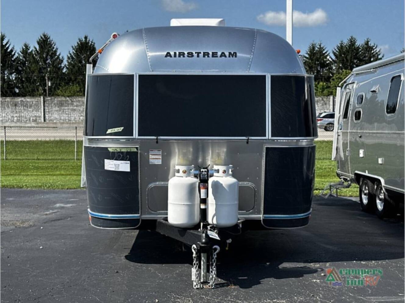 A photo of this 2027 Airstream Globetrotter 25FBT