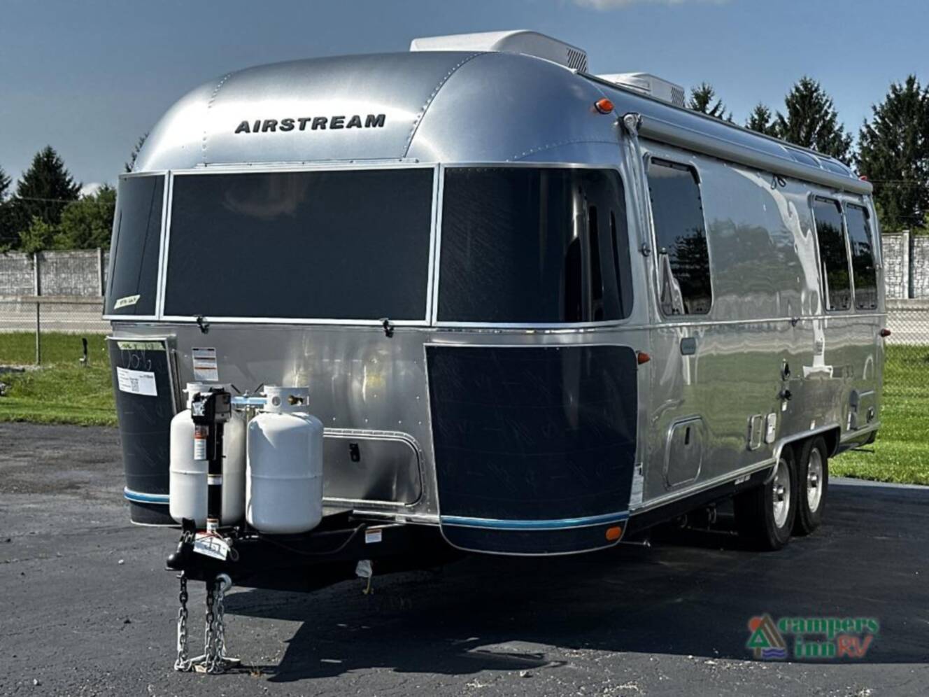 A photo of this 2027 Airstream Globetrotter 25FBT