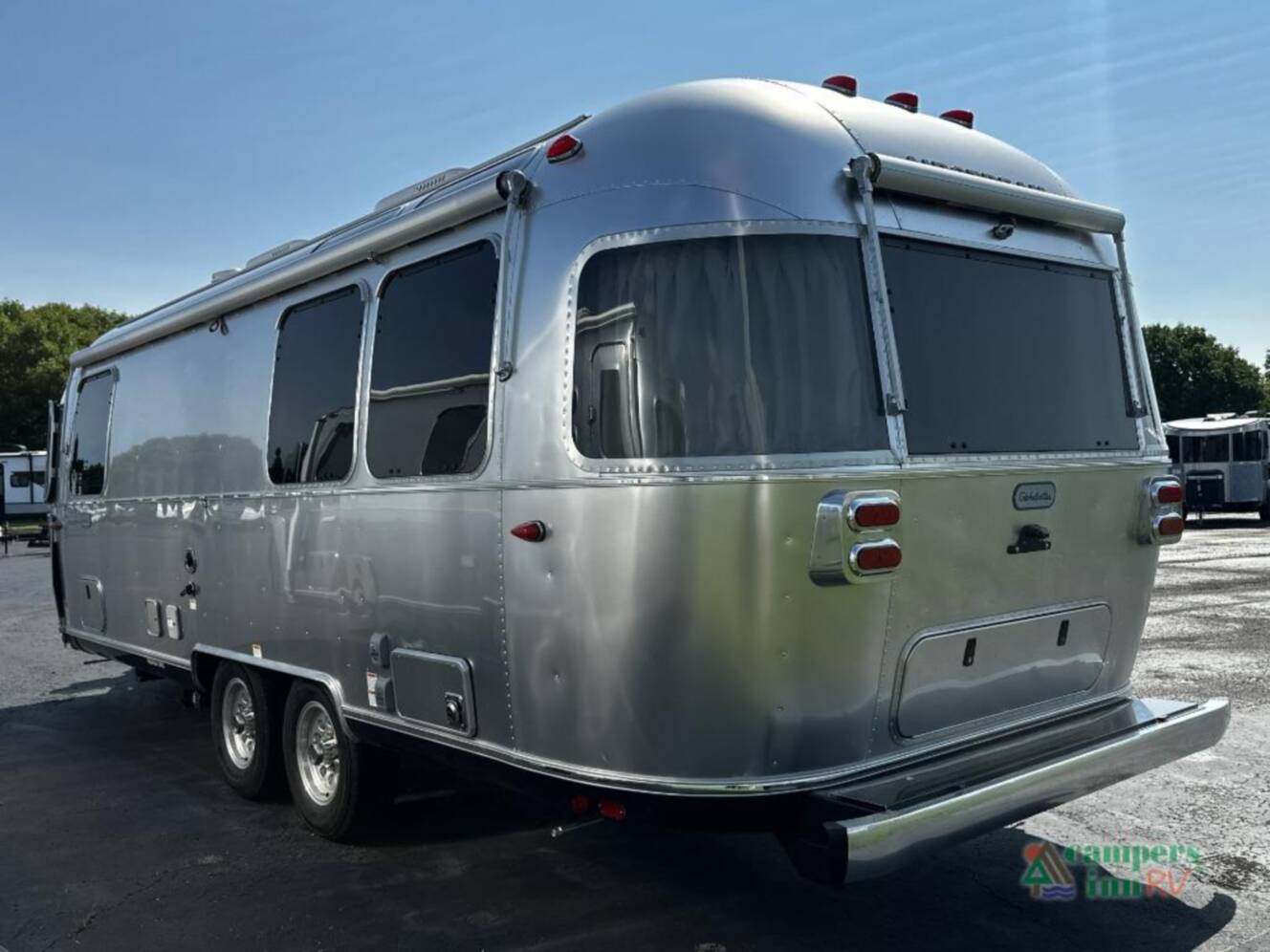 A photo of this 2027 Airstream Globetrotter 25FBT