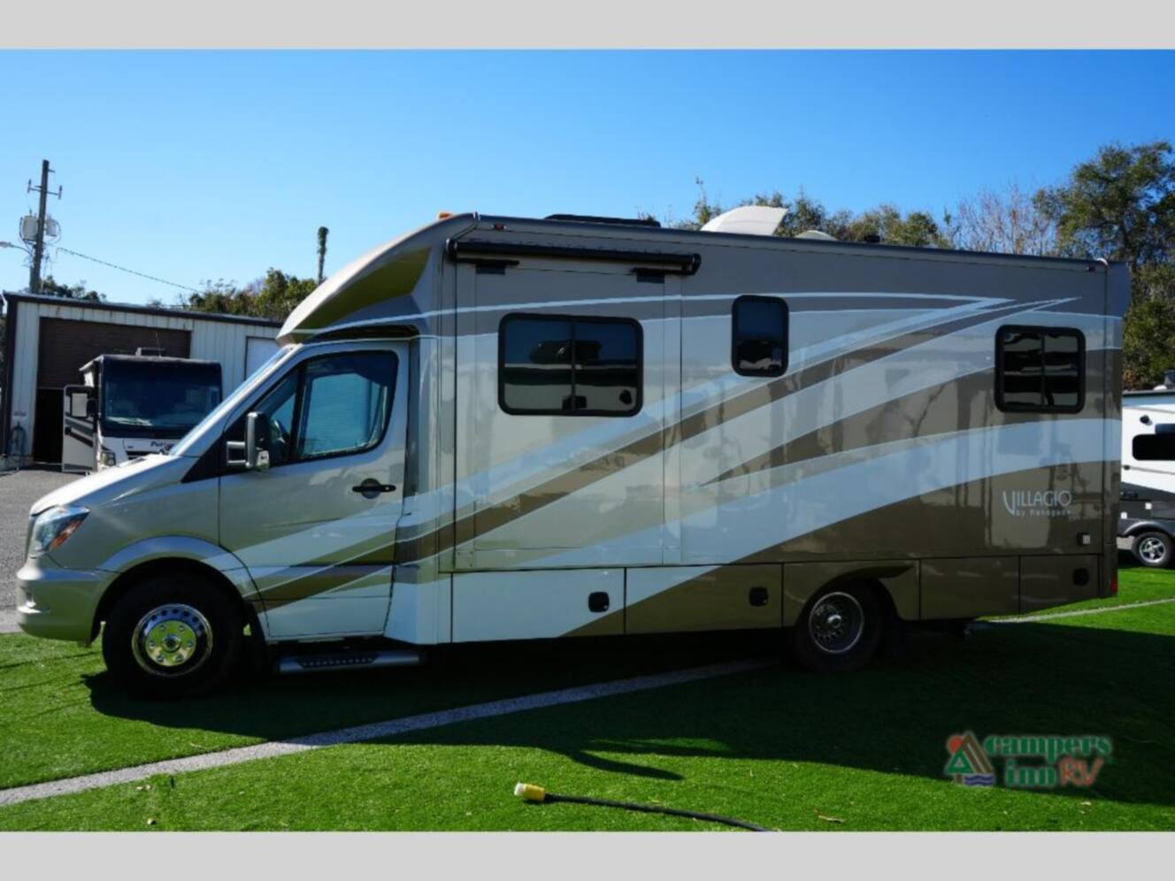 A photo of this 2019 Renegade Villagio 25QRS