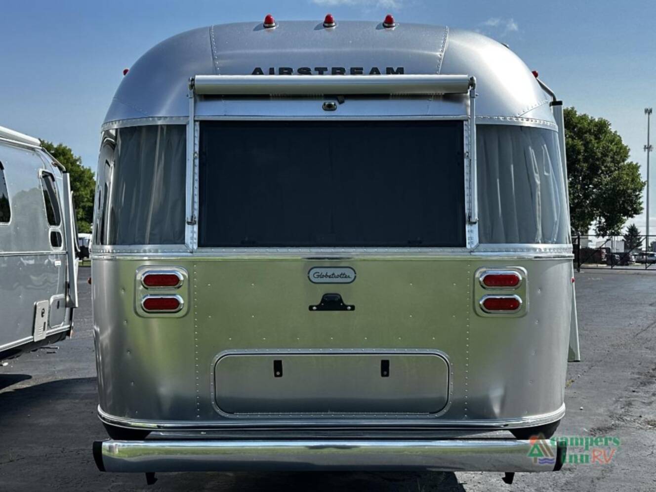 A photo of this 2027 Airstream Globetrotter 25FBT