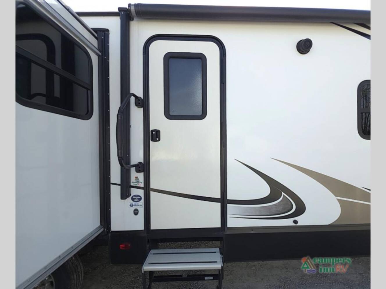 A photo of this 2018 Grand Design Imagine 2950RL