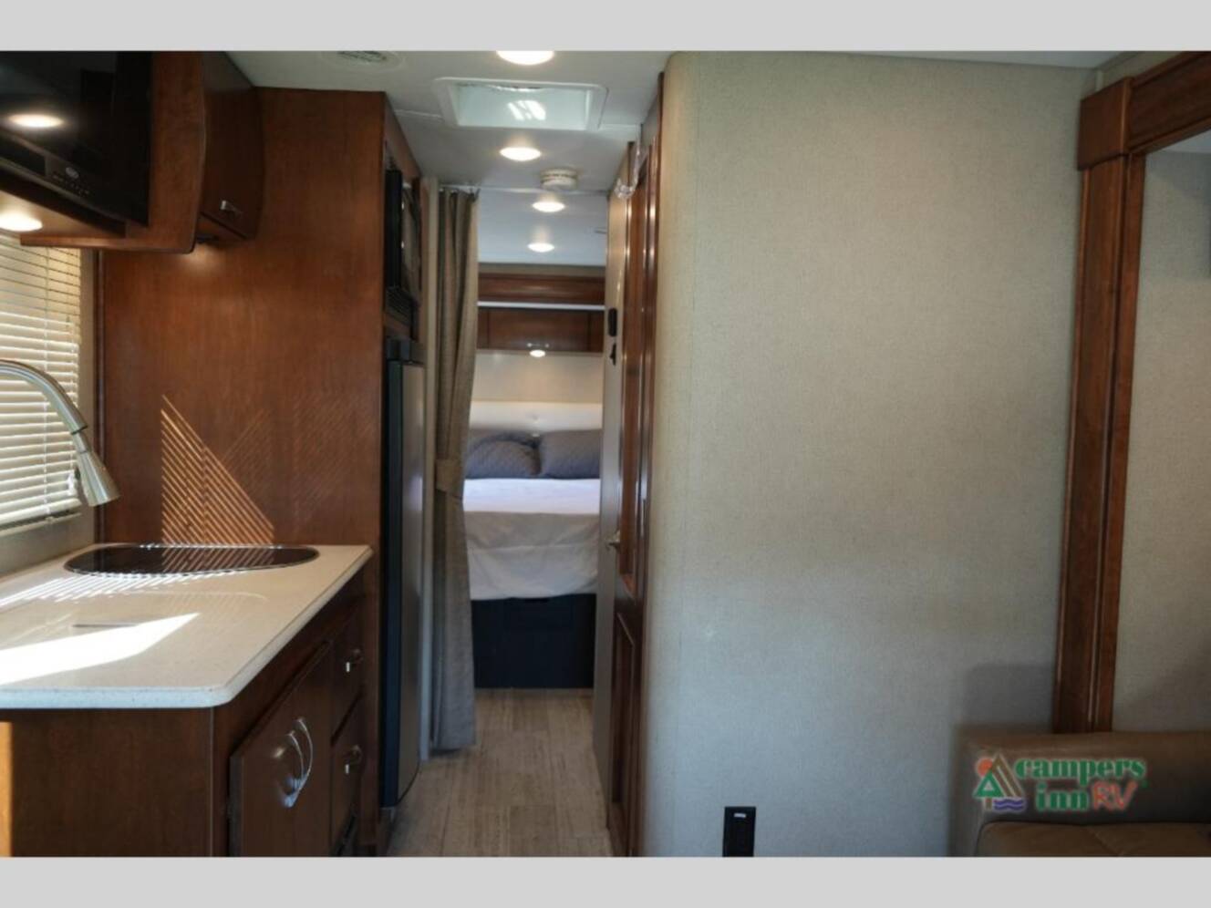 A photo of this 2019 Renegade Villagio 25QRS