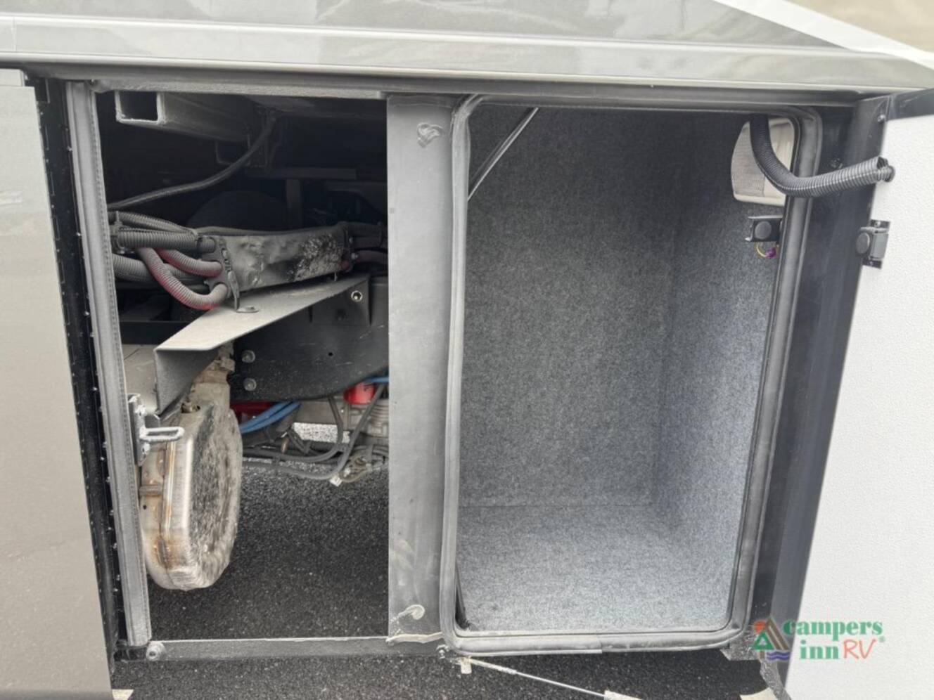 A photo of this 2025 Newmar Ventana 3809