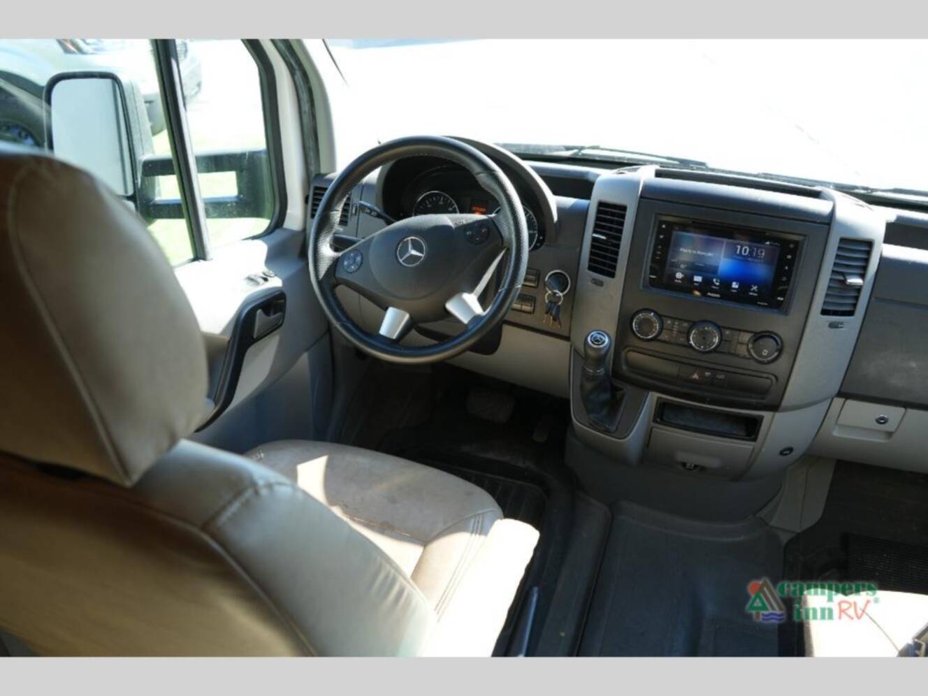 A photo of this 2019 Renegade Villagio 25QRS