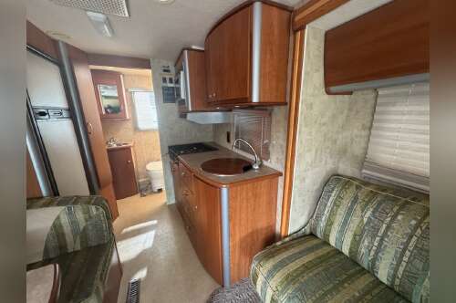 2007 Itasca Navion 24H in bristol CT